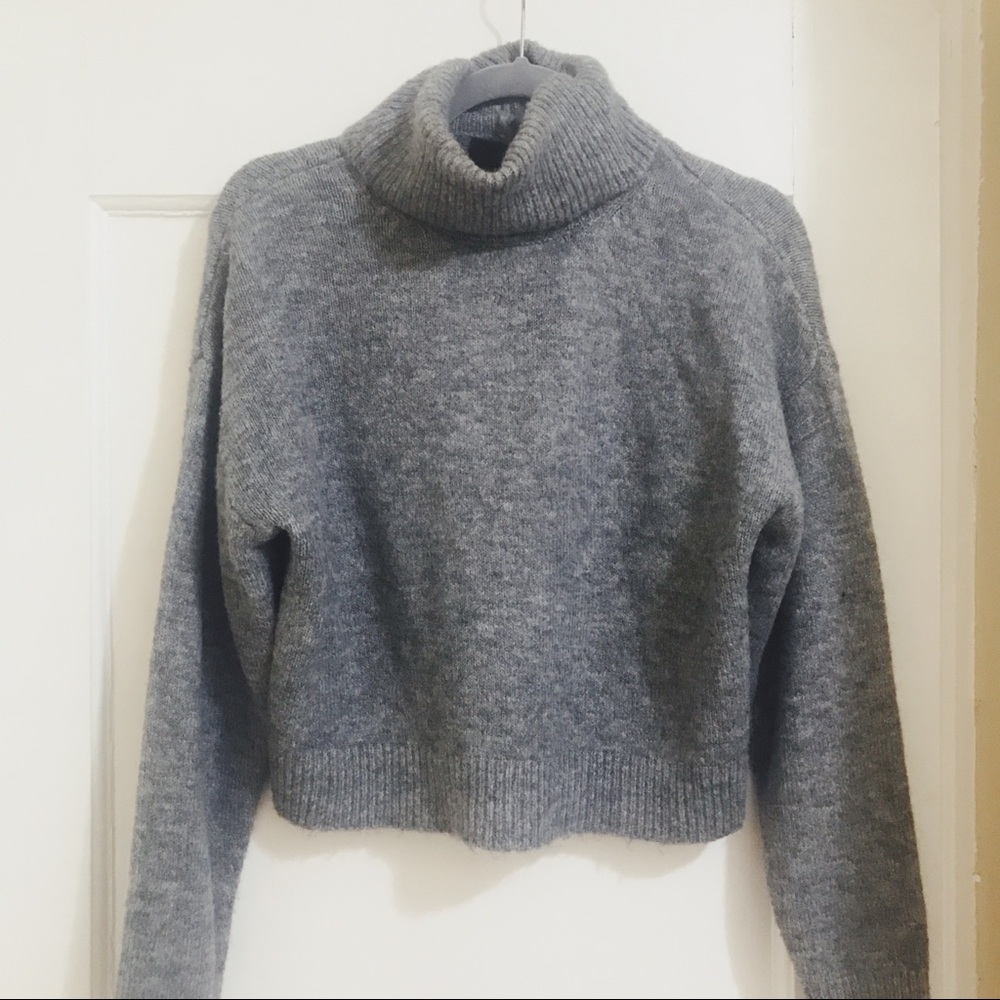 Forever 21 cropped turtleneck sweater